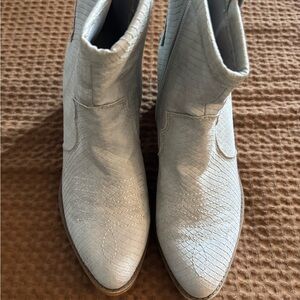 White Textured Women's Boots